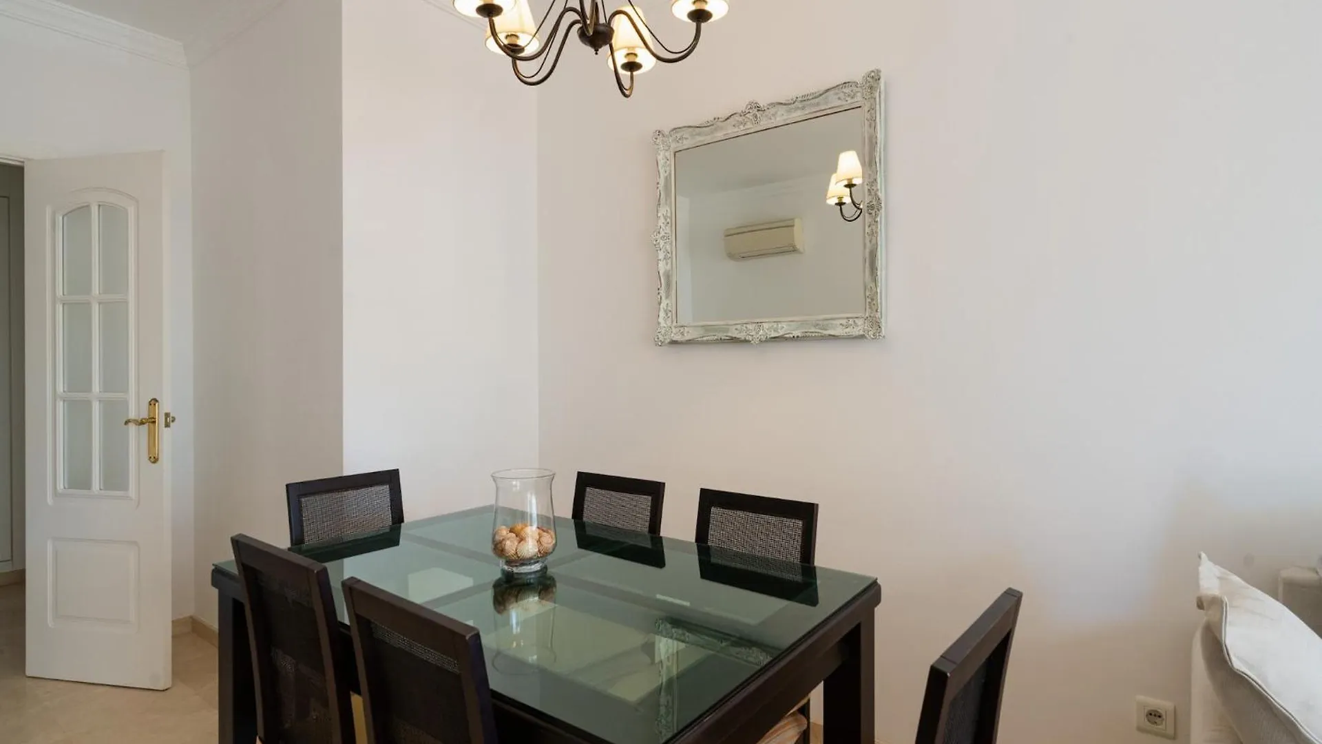 Pretty Apartment With Balcony Marbella